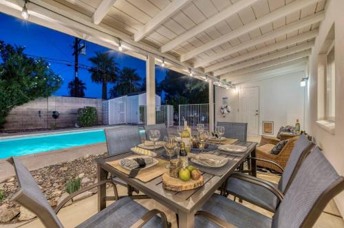 Papago Parkway House | Scottsdale Dream Home With Free Heated Pool!
