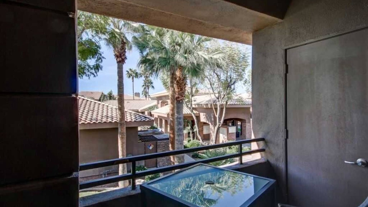 Raskin Estates Condo | Scottsdale - Popular area.close to golf, shops, dining, hiking.