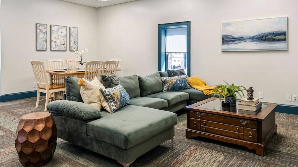 Scottsville Apartment | Scottsville 4-Bdrm Loft/Sleeps 6/Onsite Parking