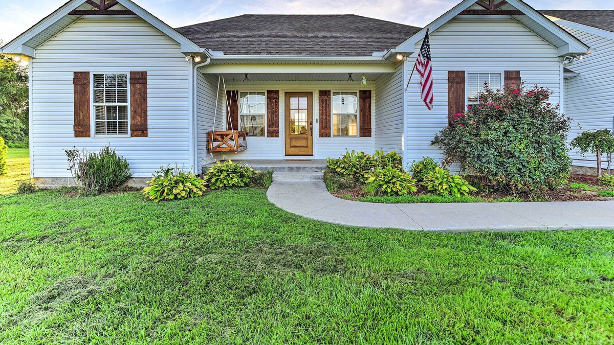 Scottsville House | Scottsville Retreat < 25 Mi to Bowling Green!