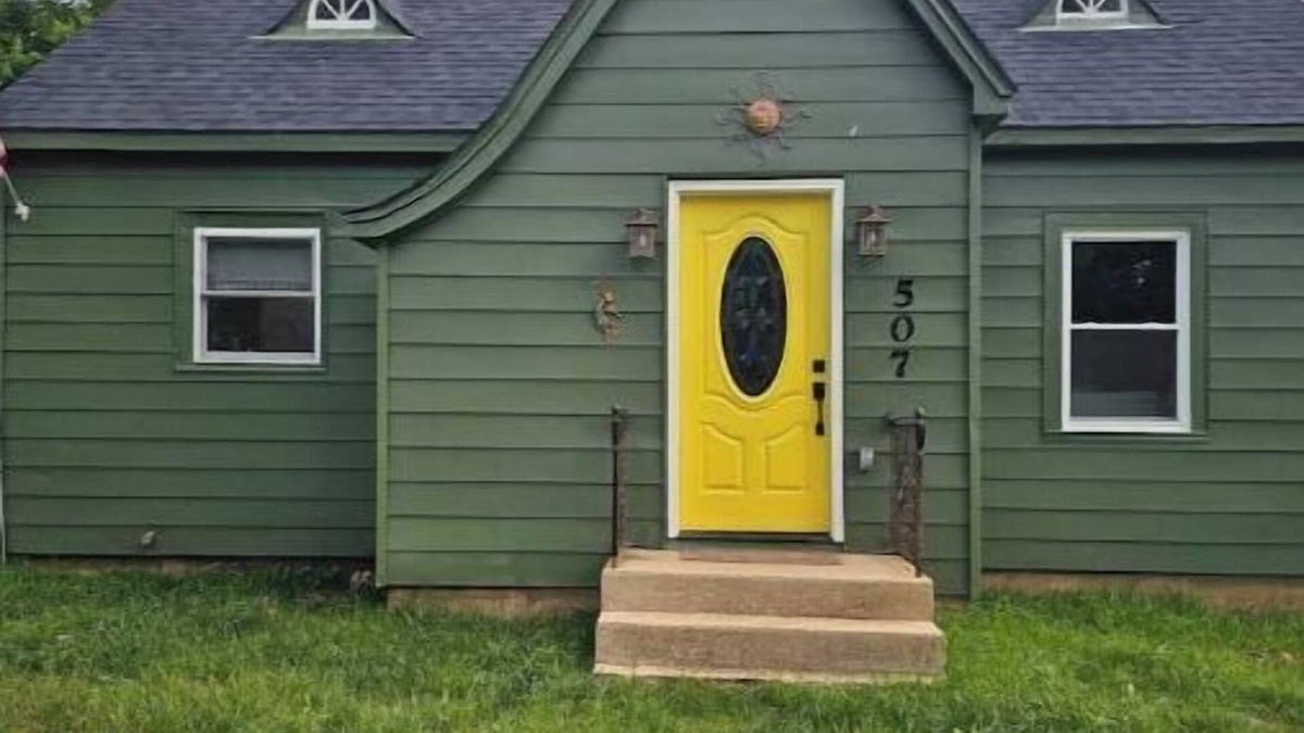 Doniphan House | Scotty's sunny spot