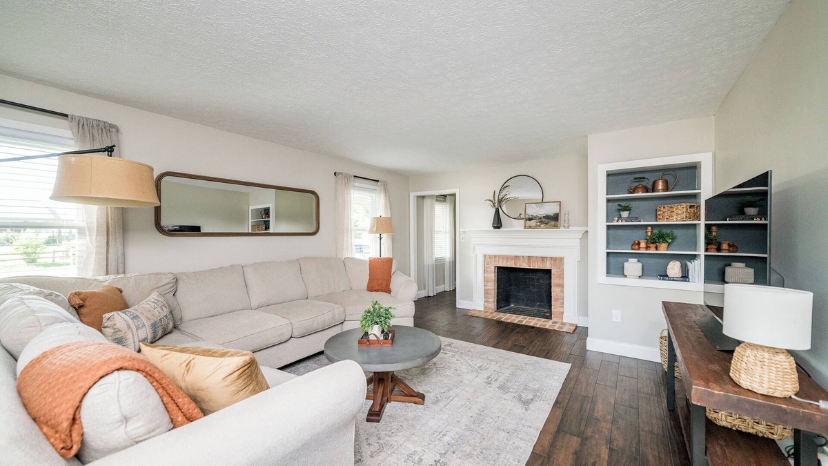 Lynchburg House | Screened-in Hot Tub, Clean, 5 min to LU + Shopping!