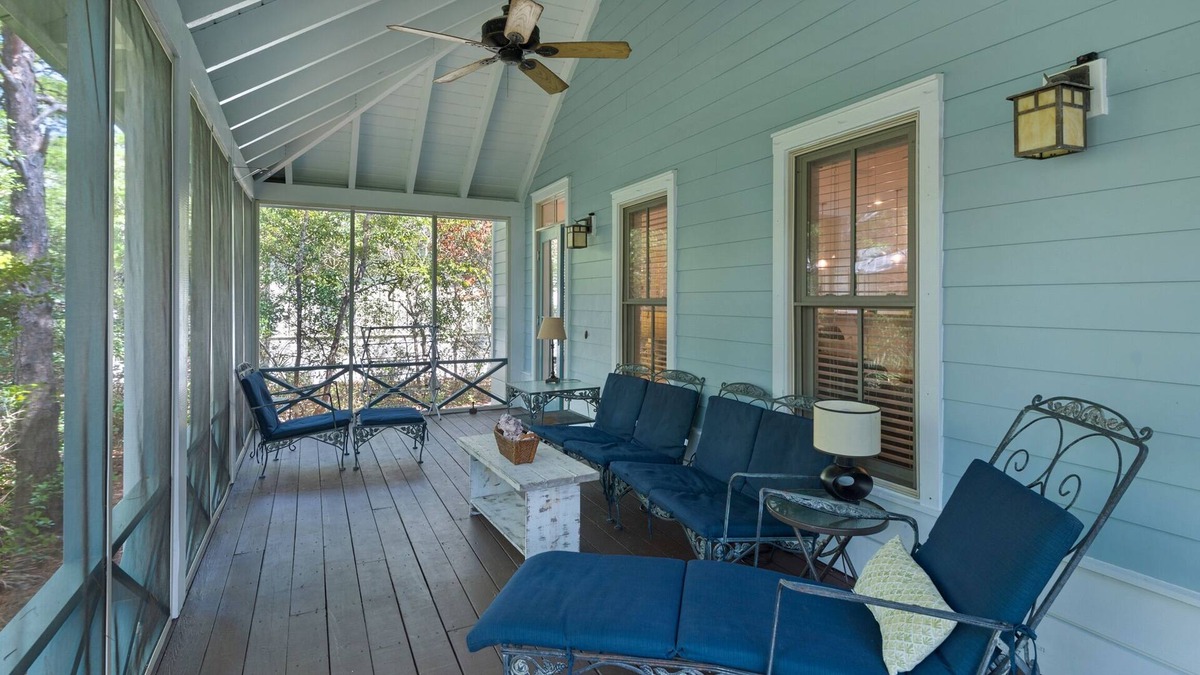 Seacrest House | ⭐Screened Porch~350yds to Beach~Community Pool~Southern Belle