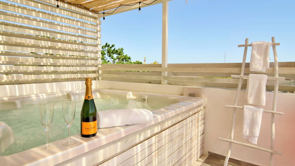 Zona Colonial Villa | SD 5BR Oceanview Residence + Free Bonus