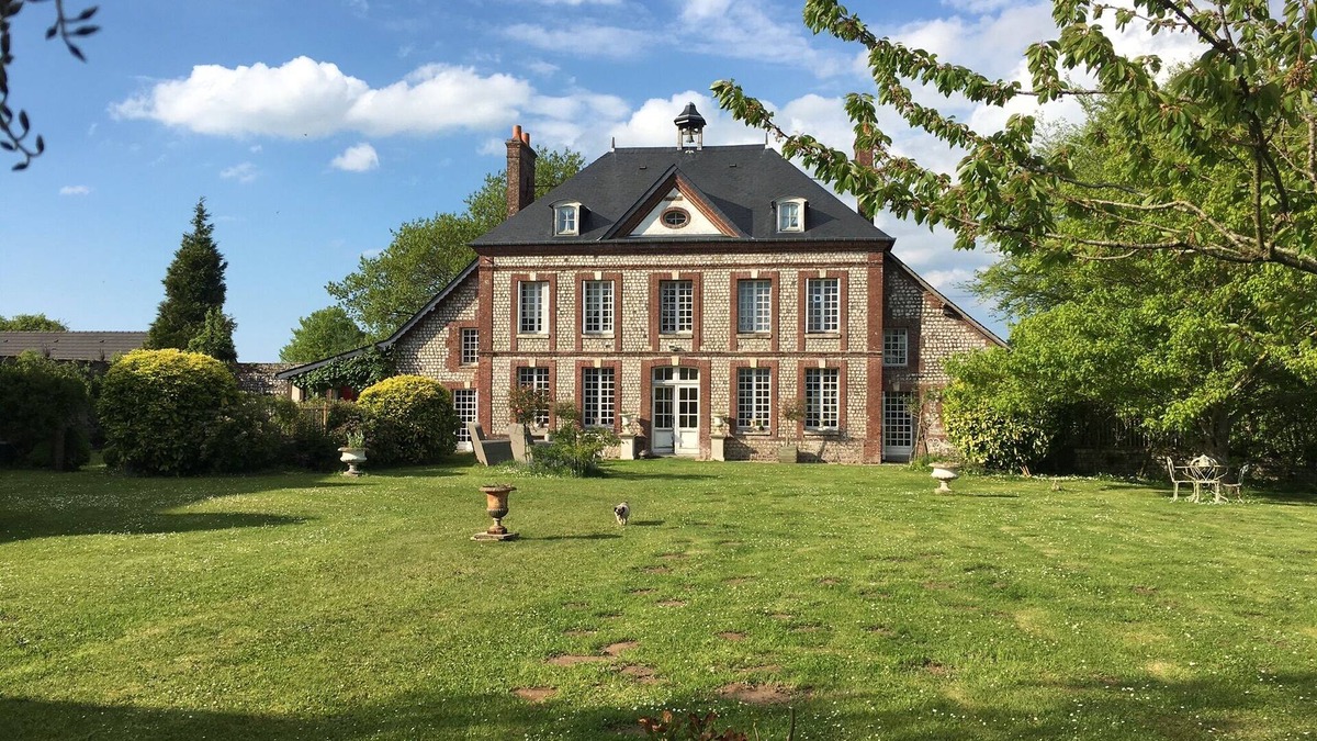 Angerville-la-Martel Bed & Breakfast | Sea and countryside, at Michel and Nicole's place