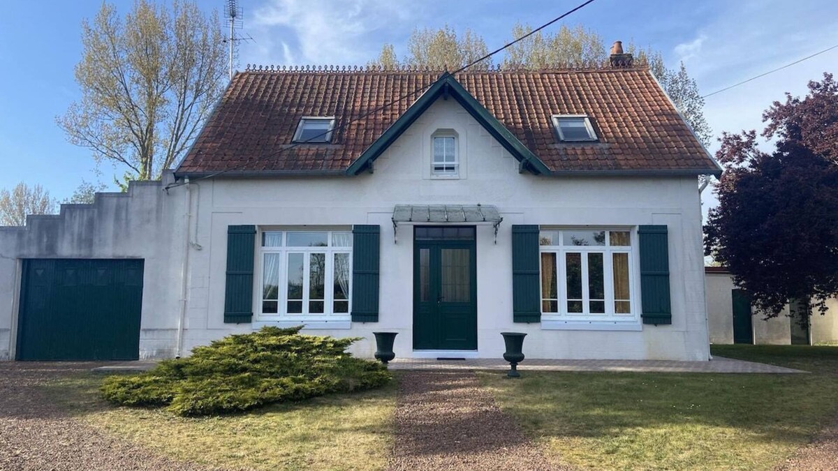 Quend House | Sea and Countryside, house surrounded by a private garden