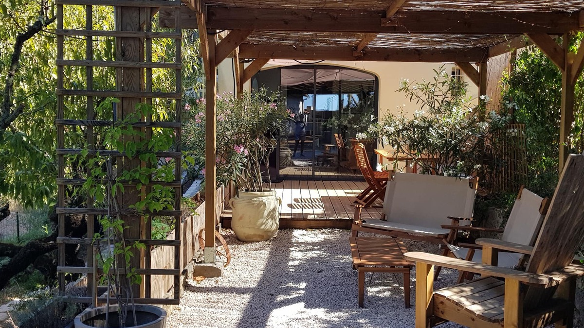 Sete House | Sea and pond view in magnificent grounds, independent T3 apartment in house.