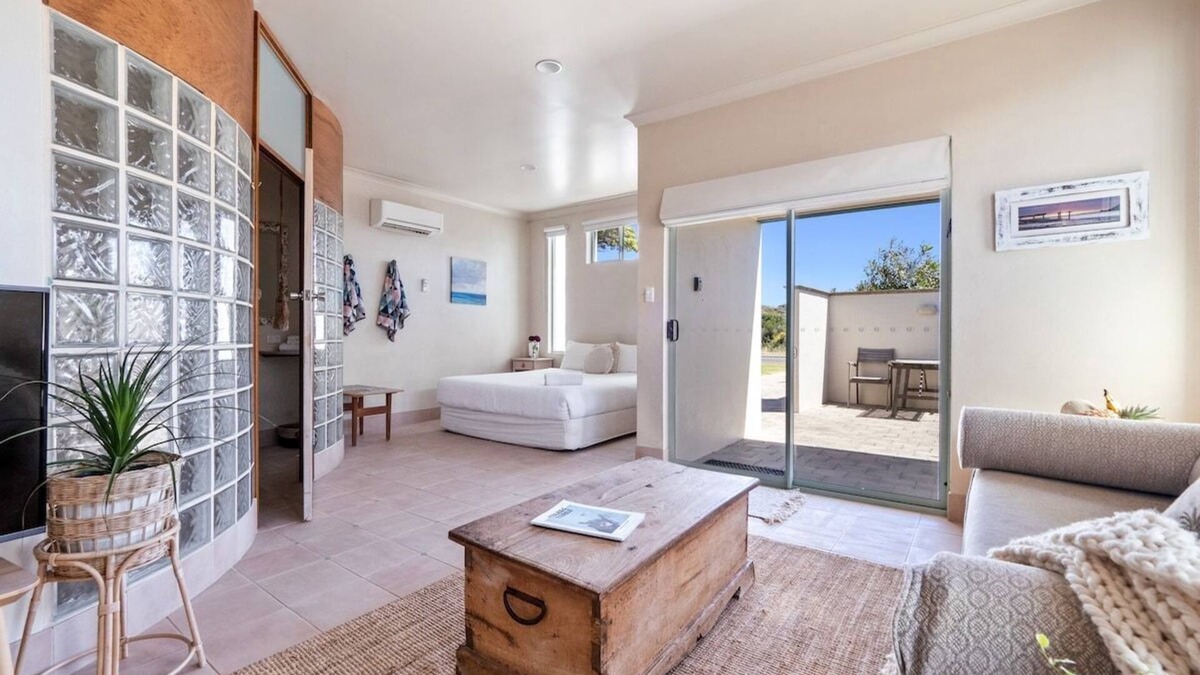 Prevelly Apartment | Sea and Soul | Spa - A Sanctuary by the Sea