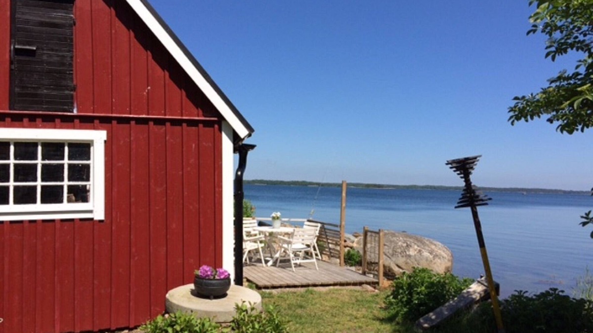 Mollebjorke Cottage | Sea as neighbour in Blekinge with boat
