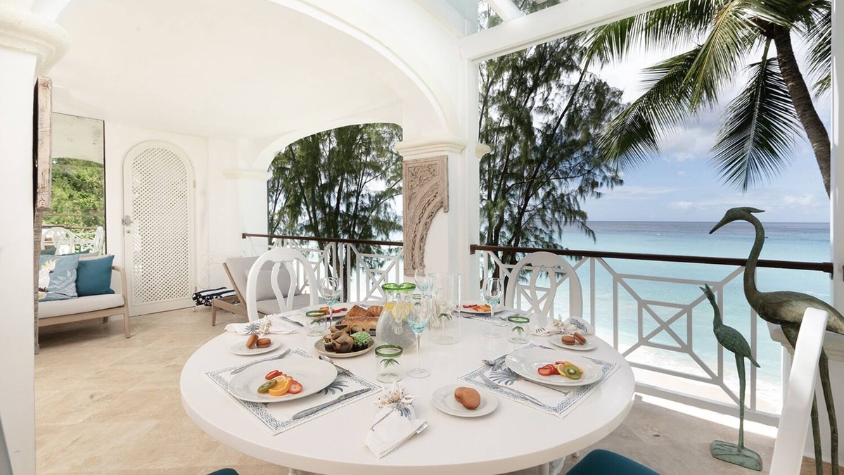 Old Trees Bay Apartment | Sea Breeze, 204 Old Trees, Paynes Bay, Barbados 3 Bed Luxury Beach Apartment