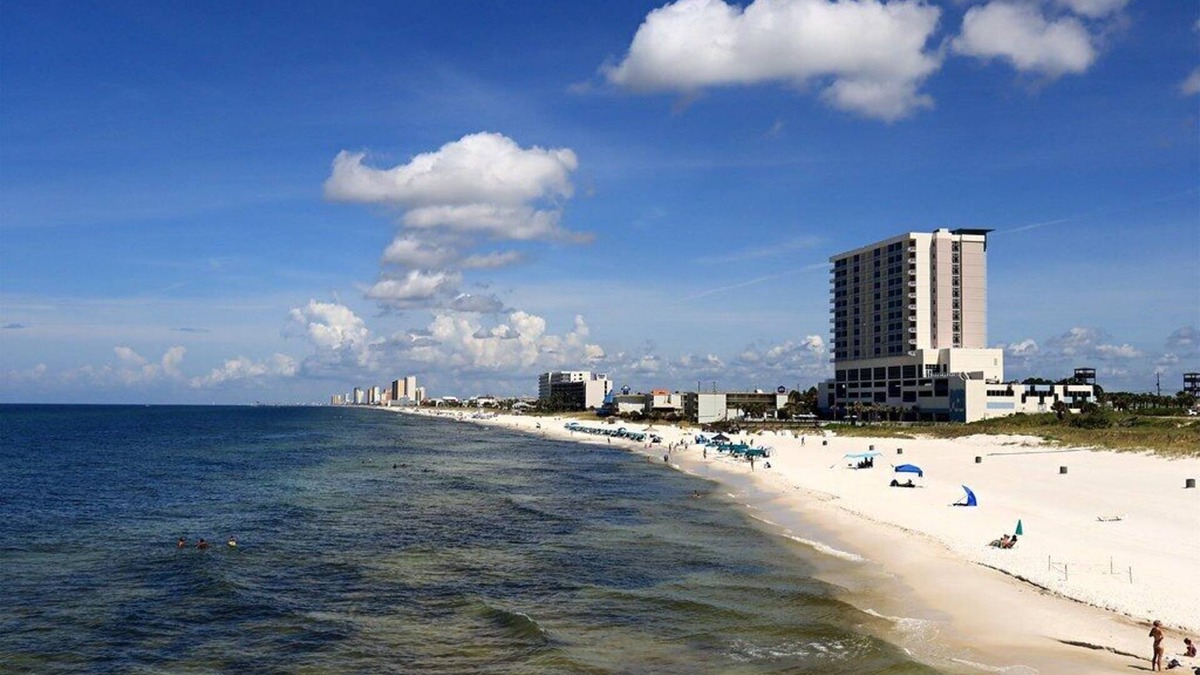 Upper Grand Lagoon Hotel | Sea Breeze Comfort! 2 Units w/Kitchen, Pool, FREE Parking and Breakfast!