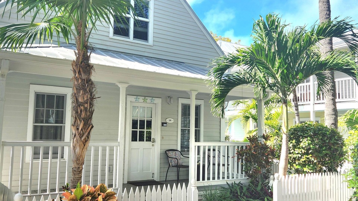 Truman Annex Cottage | Sea Breeze Cottage 2 Large Decks, pool, free parking/wifi in Truman Annex