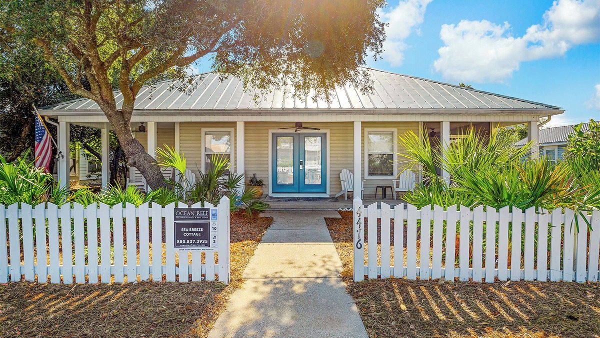 Clipper Cove House | Sea Breeze Cottage - Crystal Beach Cottages, Destin, Community Pool, Near Beach!