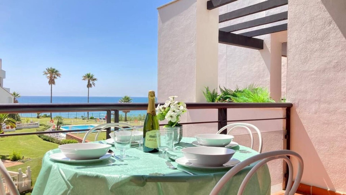 Casares del Mar Apartment | Sea Breeze Retreat - Golf Getaway