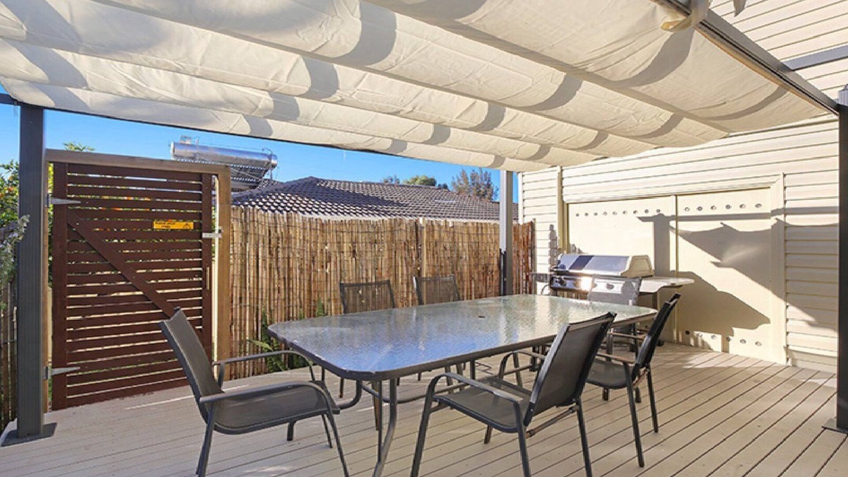 Point Clare House | Sea Breeze Retreat, TOP NOTCH