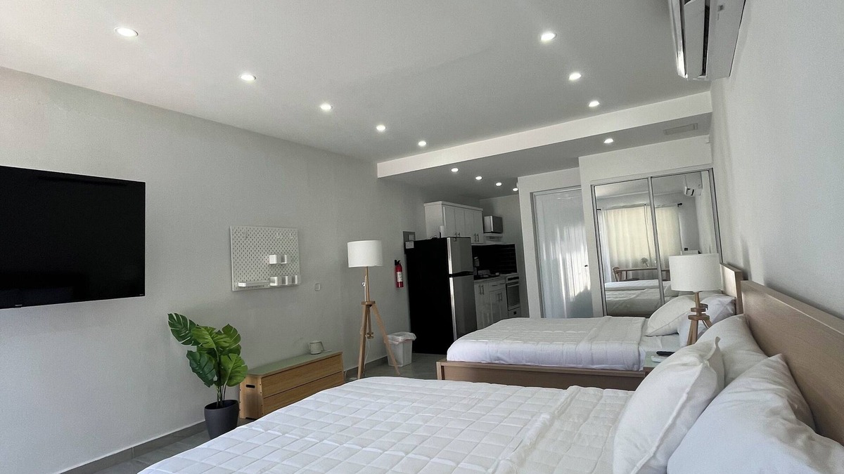 Terranova House | Sea Breeze Tunnel Hideaway 7