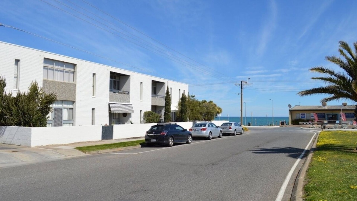 West Beach Bed & Breakfast | Sea Breezes at West Beach