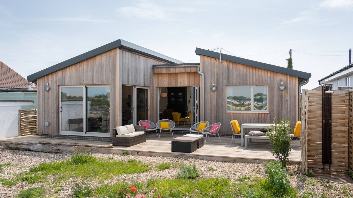 Pagham Cottage | Sea Breezes by Inspire Stays - a home that sleeps 8 guests in 4 bedrooms