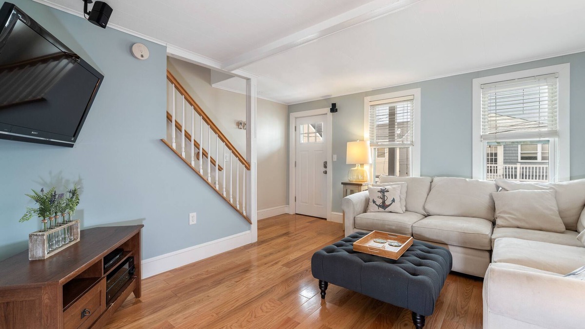 Sea Bright House | SEA BRIGHT BEACH BEAUTY. 1 block to beach, restaurants, entertainment. 3br, Deck