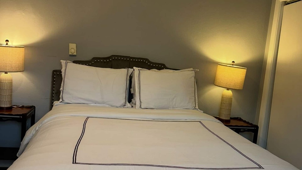 Cottage Line Apartment | SEA-clusion4 cozy apartment across the street from the beach