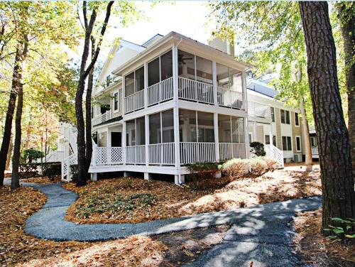 Bethany Beach Apartment | Sea Colony - 23005 Tall Timber