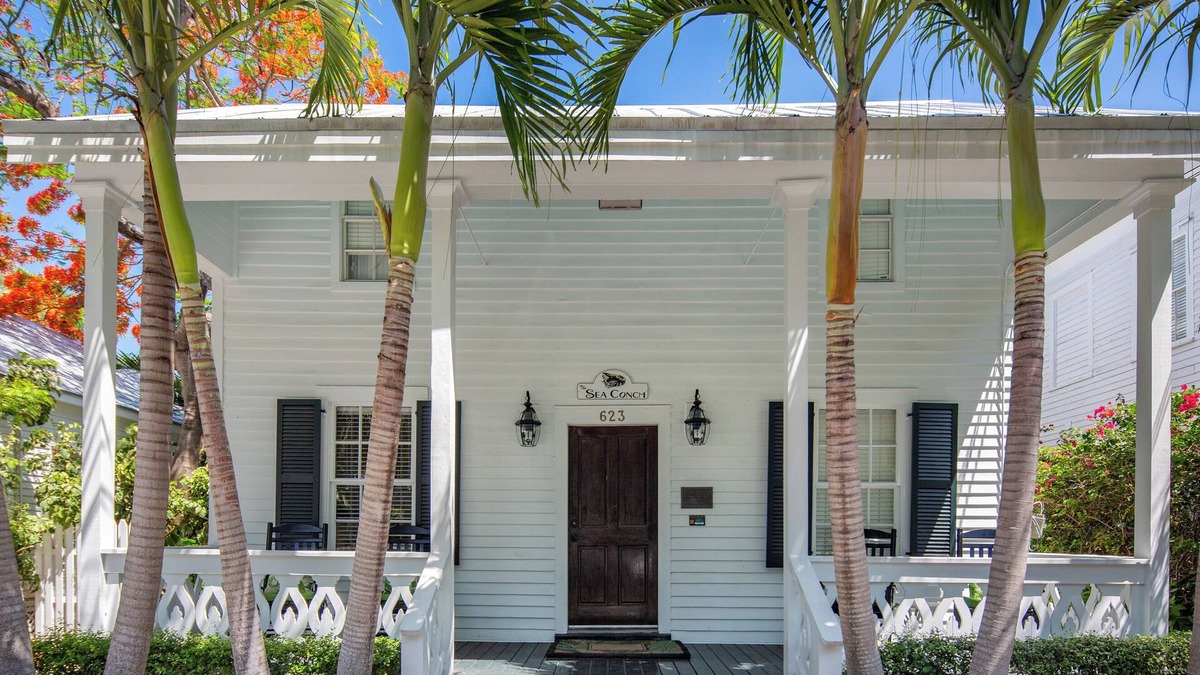 Key West Historic District Apartment | SEA CONCH~ Amazing location with shared pool, deck, and parking!