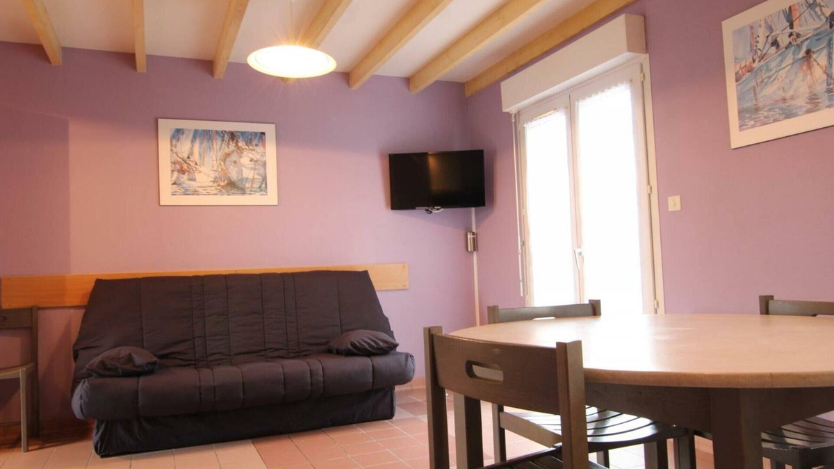 Omonville-la-Rogue Cottage | Sea Cottage with Terrace, Garden, and Beach Nearby - Pet Friendly & Family Fun!