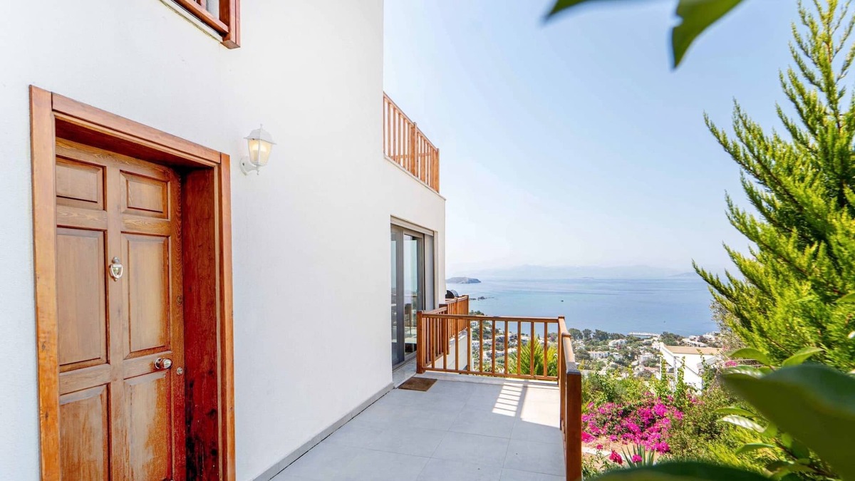 Koyunbaba Villa | Sea Duplex Villa with Terrace 3 min to Beach
