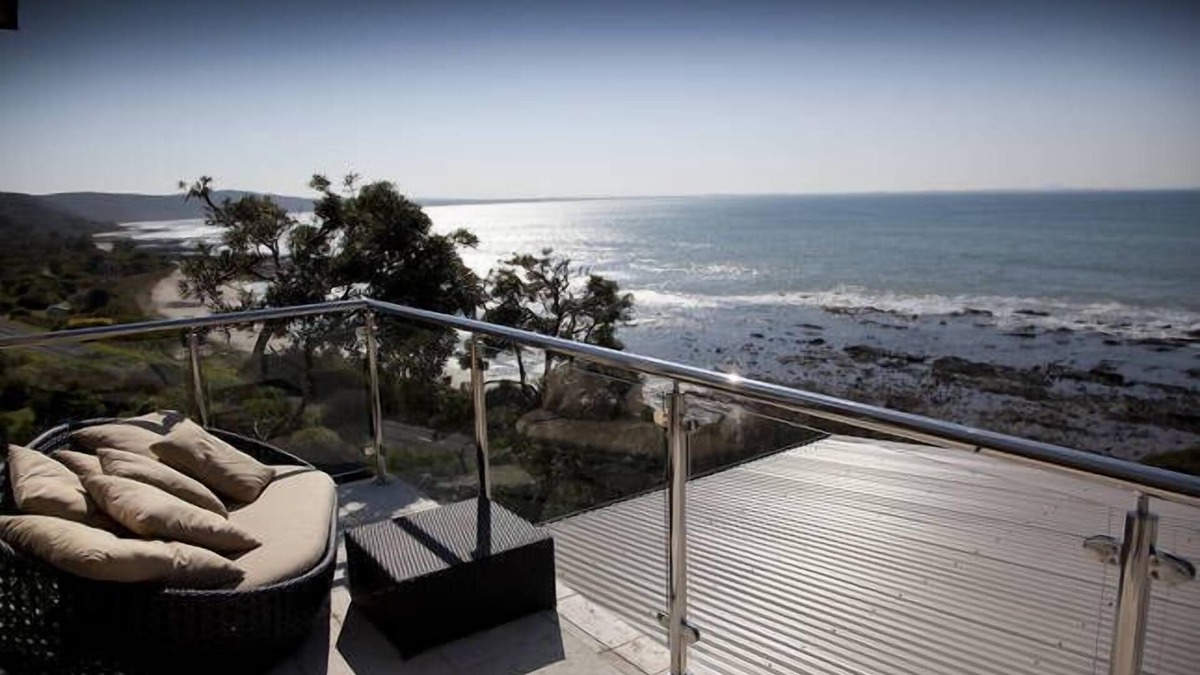Walkerville North House | Sea Eagle Waterfront Beach House