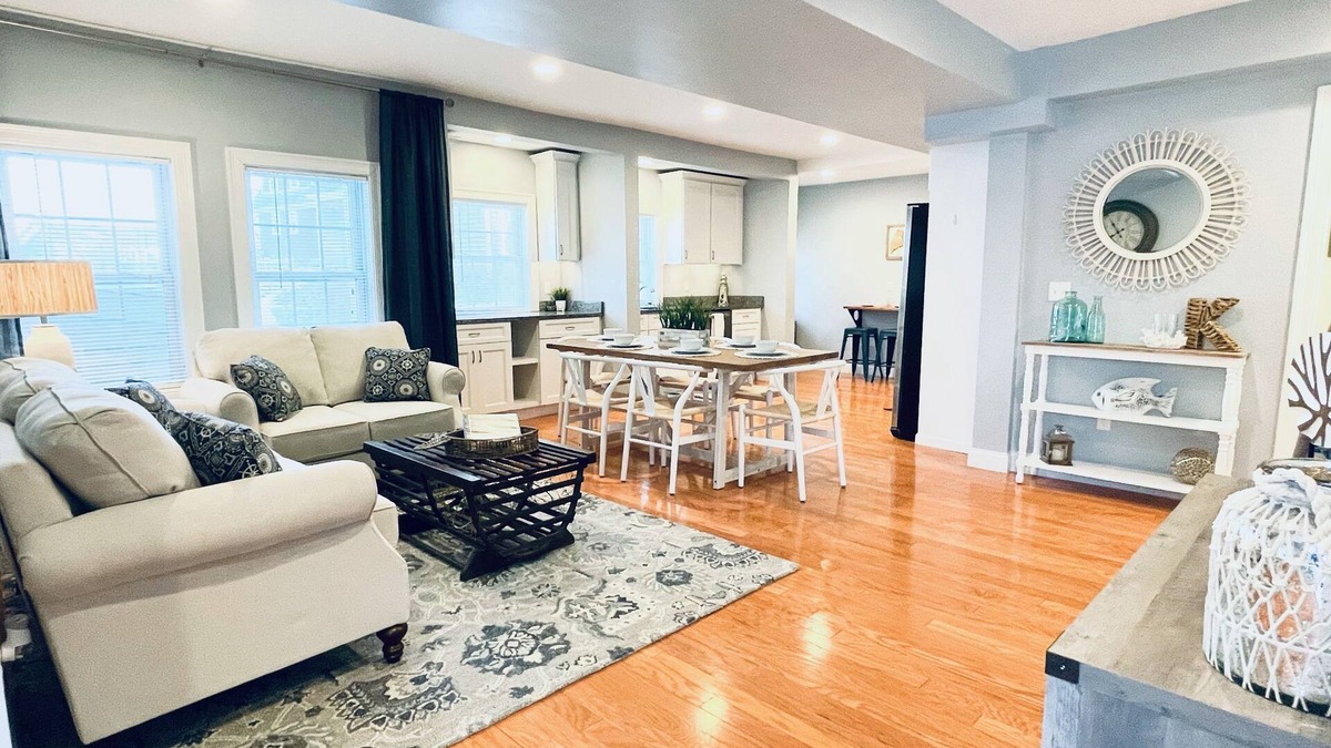 Kittery House | Sea-Esta House - Walk to DWTN Portsmouth, Shipyard; Drive to UNH, Beaches, Pease