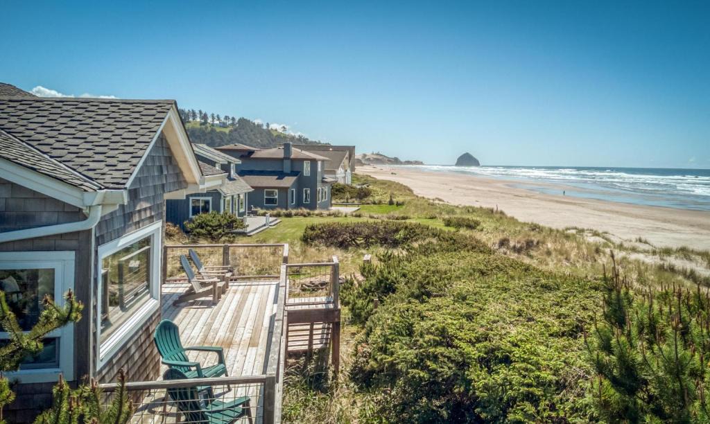 Tierra Del Mar House | Sea-Esta in Tierra Del Mar - Meredith Lodging
