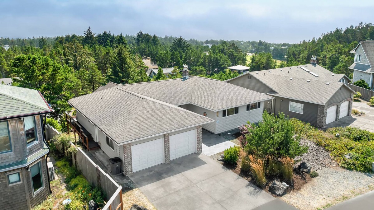 Manzanita House | Sea Esta MCA#465-Perfect family home w/ping pong/foosball/dogs ok-4bd/3.5 bth