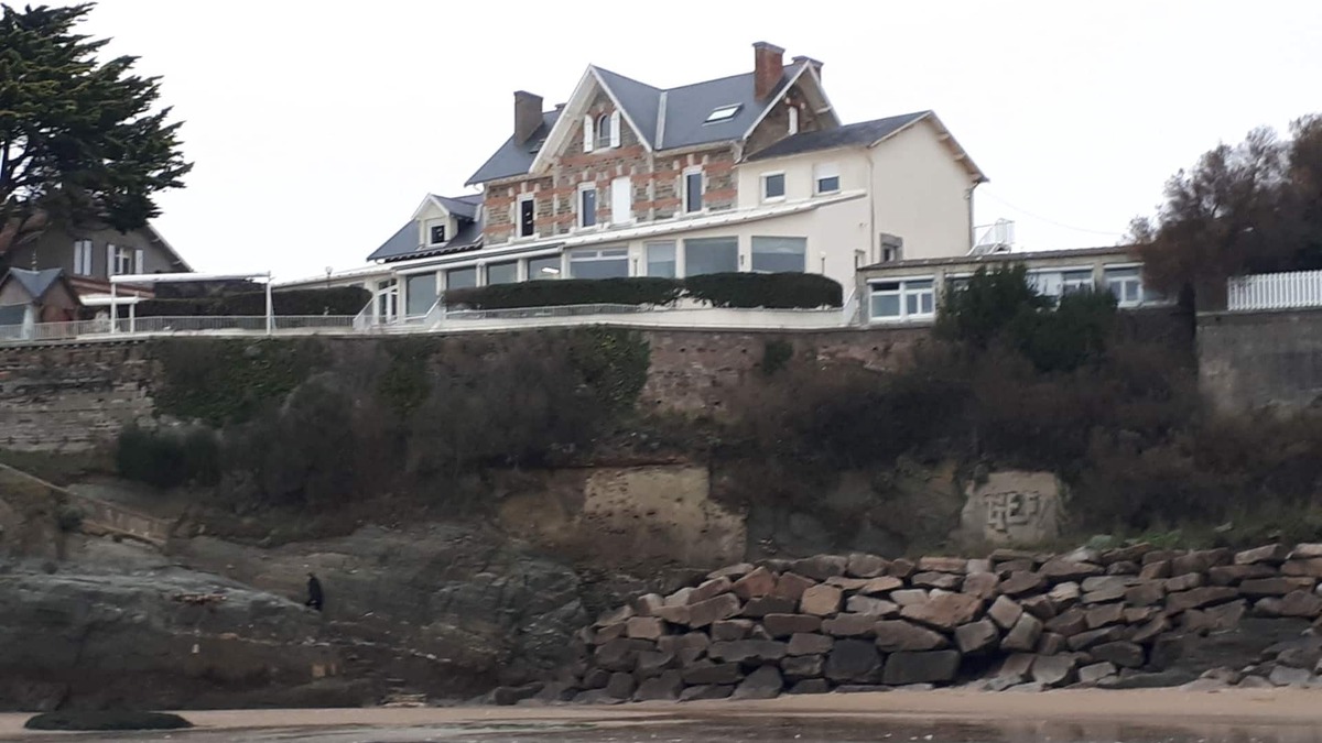 La Bernerie-en-Retz Apartment | SEA-FACING 2-PERSON APARTMENT, 1ST FLOOR, DIRECT ACCESS TO THE BEACH