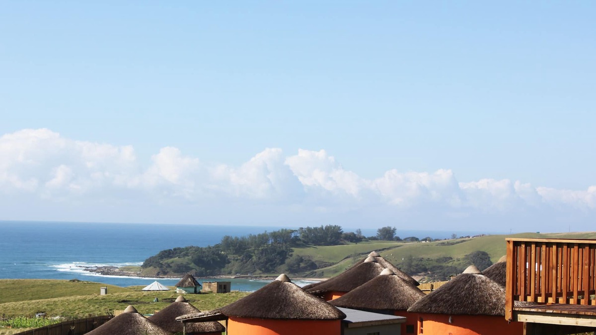 Lutsheni Ski Chalet | Sea Facing Honeymoon/Family Rondavel