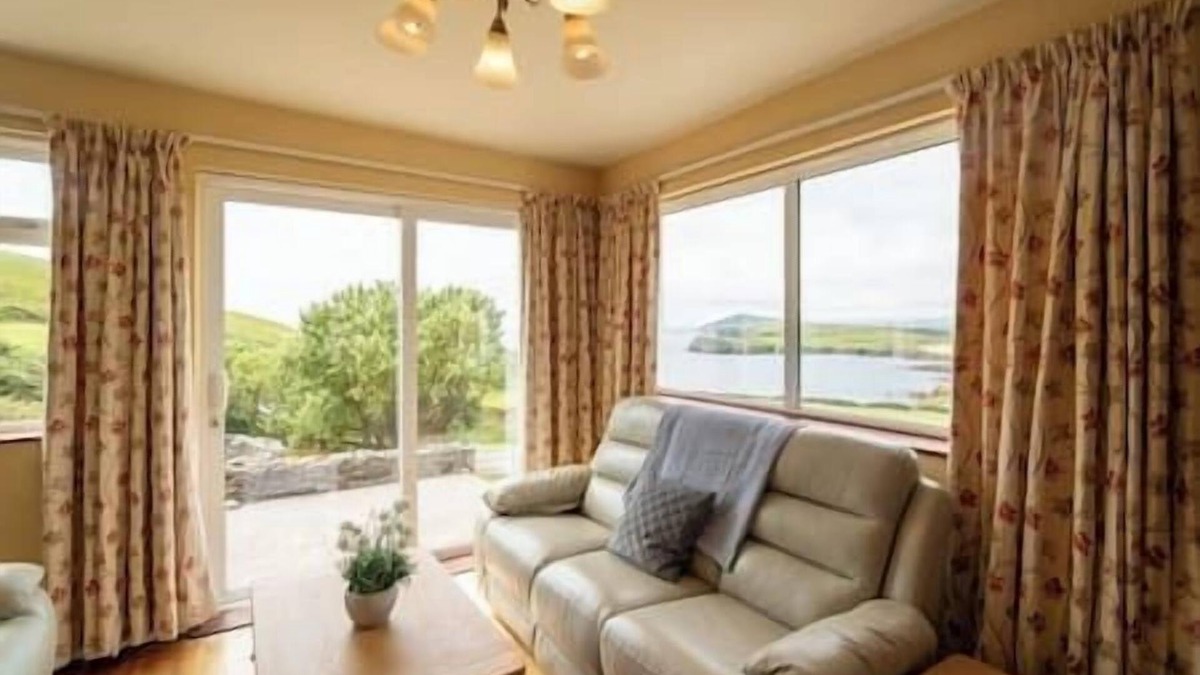Dingle House | Sea For Miles