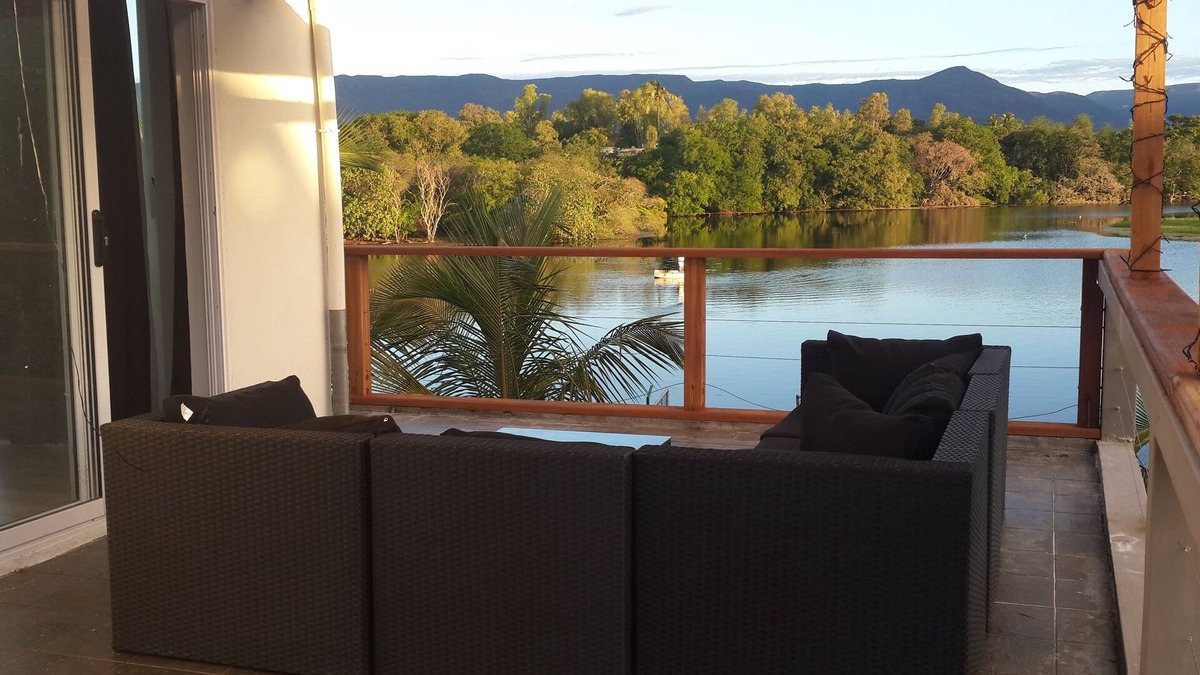 Tamarin House | Sea front beach house With Rental car included