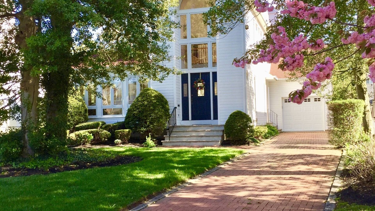 Sea Girt House | SEA GIRT Bright & Spacious Beach House. Book now for the holidays!