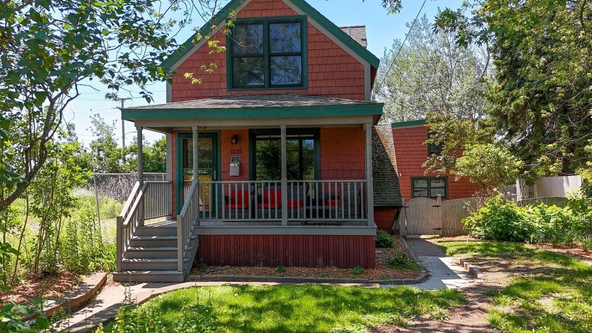 St. Louis County Cottage | Sea Glass Cottage Near Beach Access | Pet Friendly