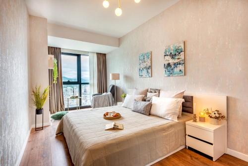 New Boulevard Apartment | Sea Heights - Enchanting Views of the Sea and Mountains