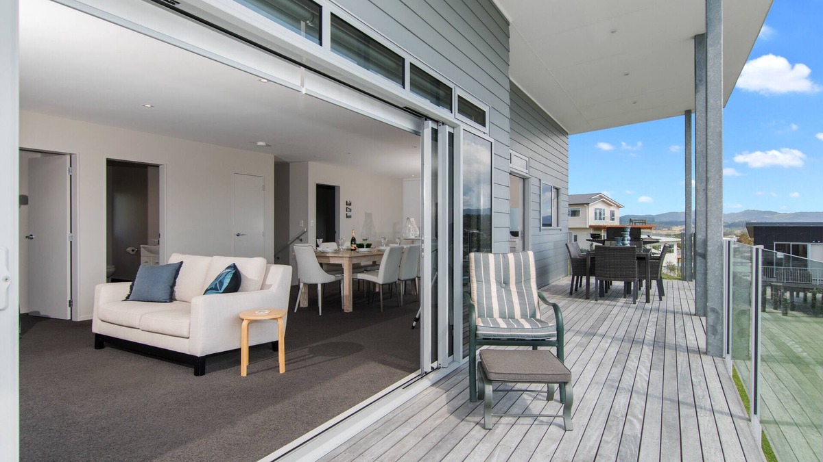 Mangawhai Heads Cottage | Sea It All On Devon - Mangawhai Holiday Home