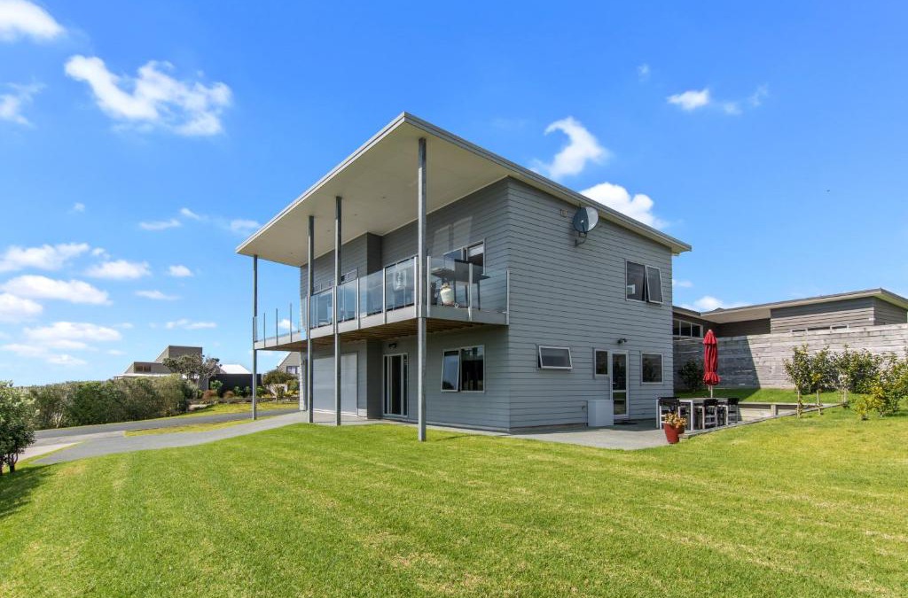 Mangawhai Heads House | Sea It All On Devon - Mangawhai Holiday Home