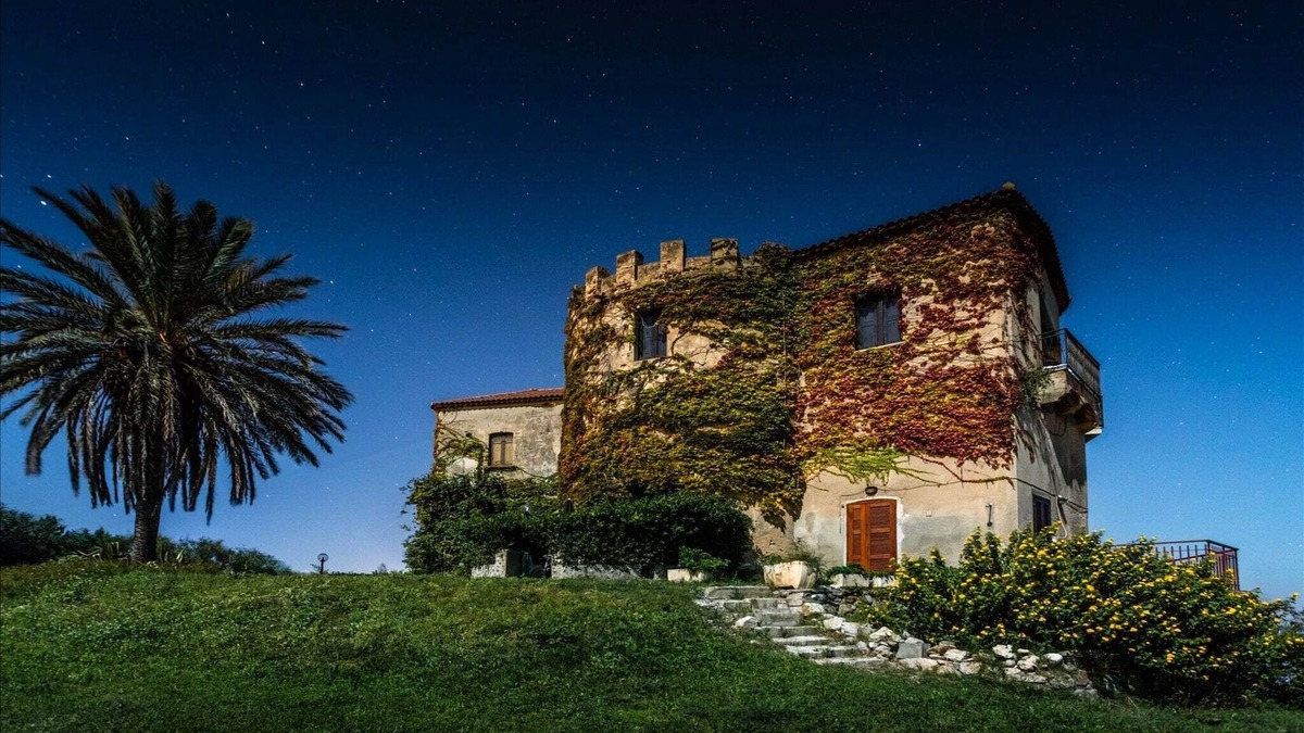 Santa Caterina Dello Ionio Marina Apartment | Sea-View Villa w/Garden & Beach