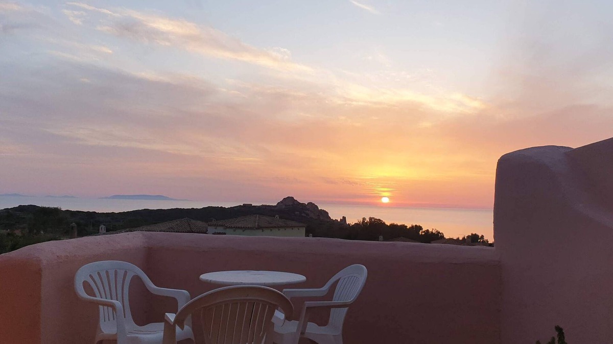 Canneddi Apartment | Seaview Cottage Walk to Beach Sunset Terrace