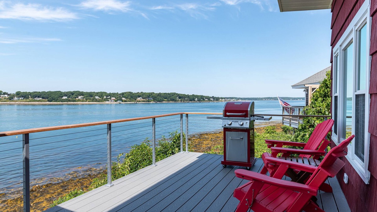 Mid-Coast and Islands Cottage | Sea Ledge North - Capture Breathtaking Sunsets from this Beautiful Home