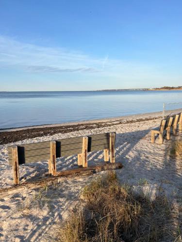 East Patchogue Villa | Sea Ocean Marina Suites Guest HS