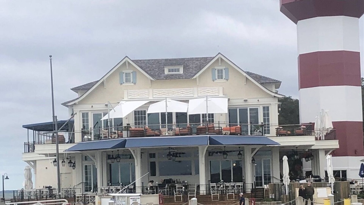 Sea Pines Villa | Sea Pines, Harbour Town Golf Links. Adjacent to # 1 Green. Short walk to marina.