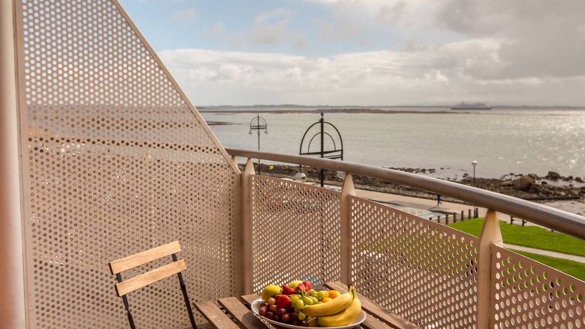 Galway Apartment | Sea Pointe 2 Bedroom Apartment with Stunning Views