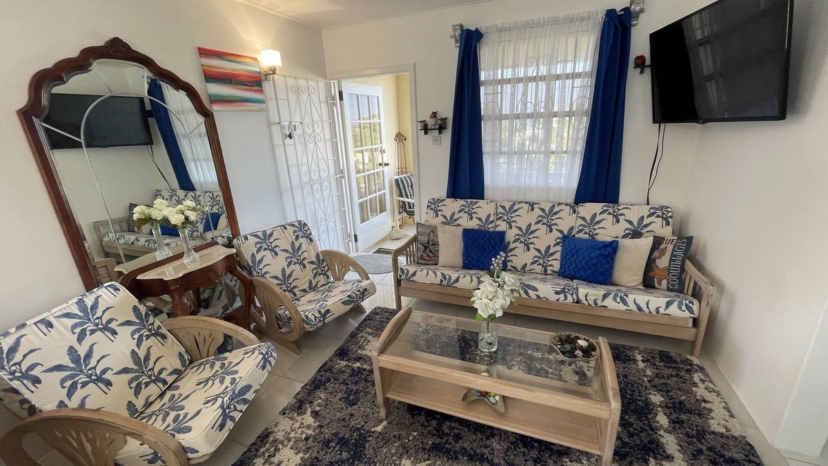 Enterprise Apartment | Sea Rocks Beach Apartments - Lovely 2 Bedroom Unit