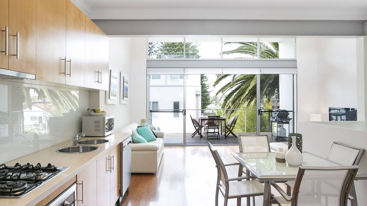 Thirroul House | SEA SALT - Footsteps to Thirroul Beach, Play Park and Anita's Theatre