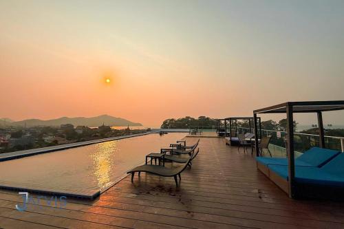 Bang Sare Apartment | Sea Saran - Bright studio with rooftop & beach in Bangsaray